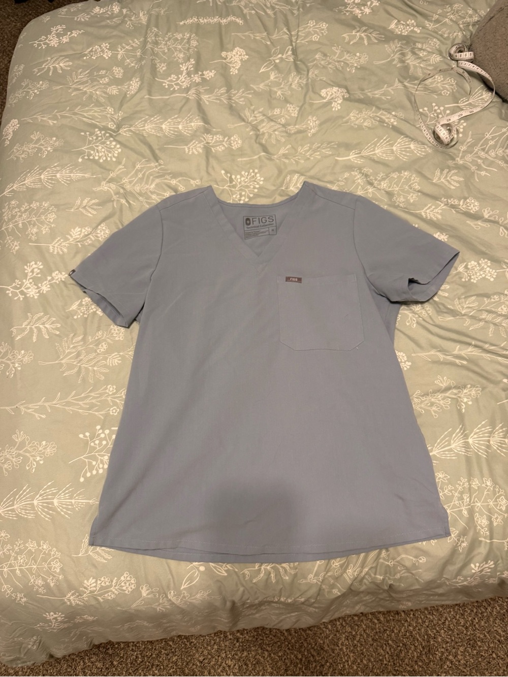 FIGS Lavender V-neck Short Sleeve Scrub Top